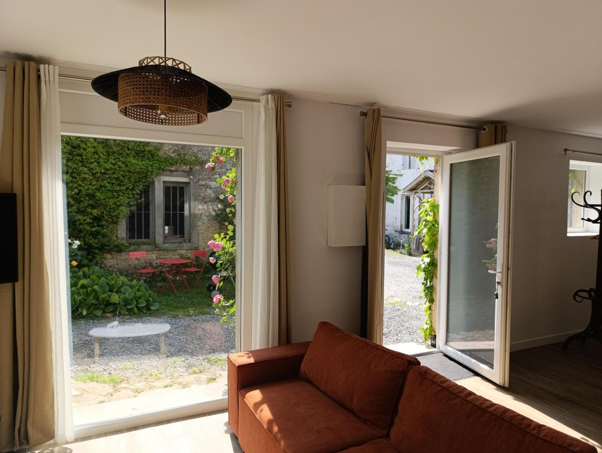 Maison Irondas Saint-Pierre-d'Aurillac Exterior foto